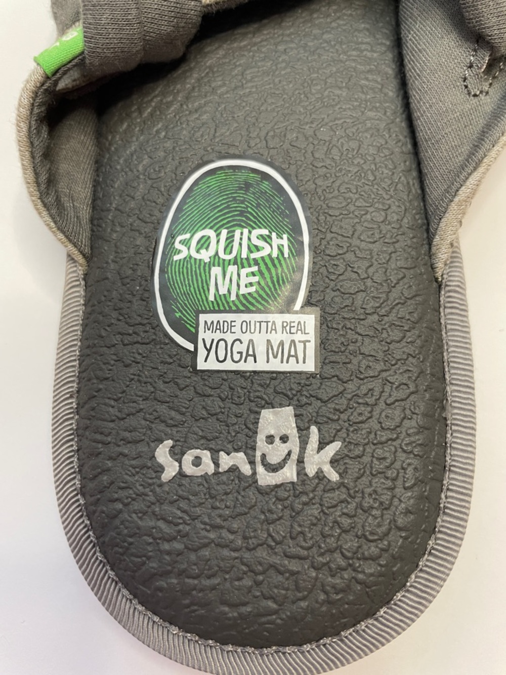 NWOT Sanuk Gray 'Squish Me' Slip-On Slippers.  Size 8 - Picture 3 of 4